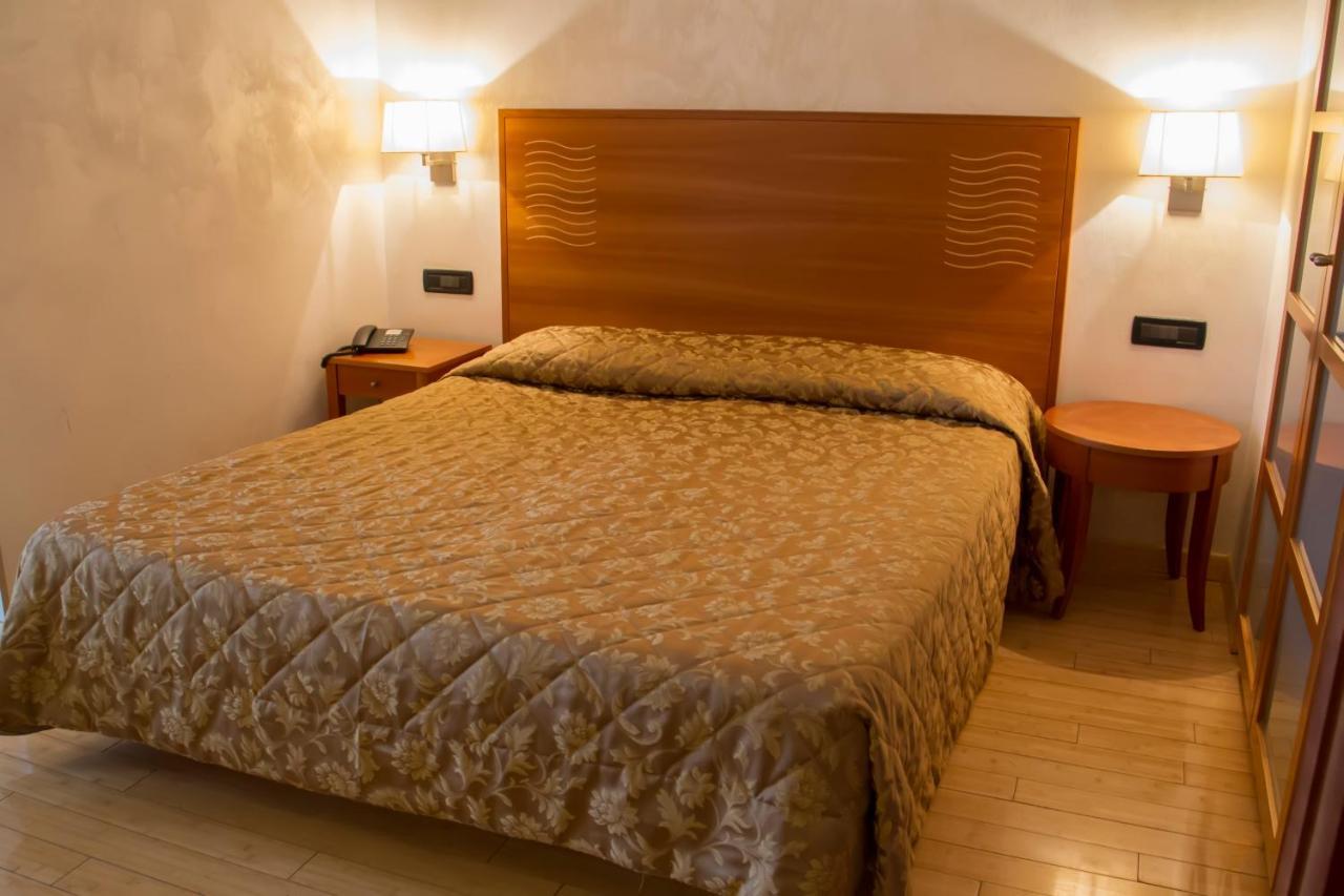 Hotel Continental Torino Kültér fotó